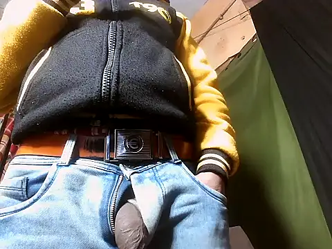 Snapshot of desiboy1101 chatting on December 2024 01:36:02 PM desiboy1101 online show from December 2024 01:36:02 PM