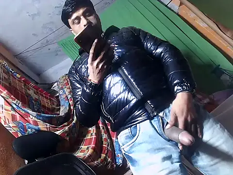 Snapshot of desiboy1101 chatting on February 2025 03:34:02 AM desiboy1101 online show from February 2025 03:34:02 AM