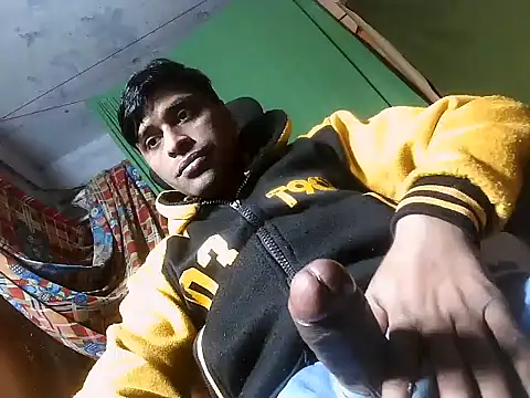 Snapshot of desiboy1101 chatting on January 2025 03:37:01 AM desiboy1101 online show from January 2025 03:37:01 AM
