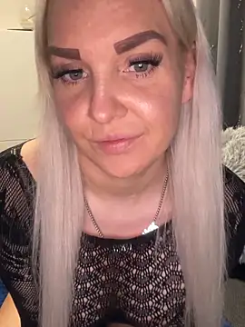 MIA-XXX online show from November 2025 05:28:01 PM