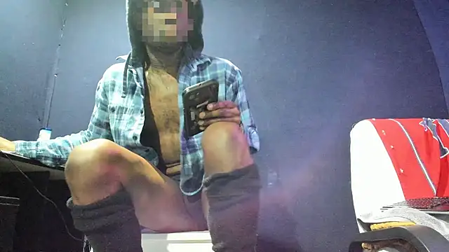 iBreakHeartz online show from December 2024 06:28:02 PM