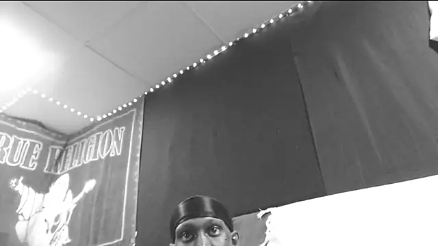 iBreakHeartz online show from September 2025 02:39:01 AM