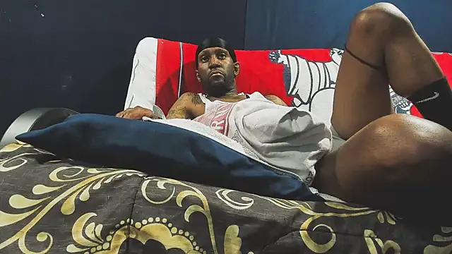 iBreakHeartz online show from December 2024 12:47:01 AM