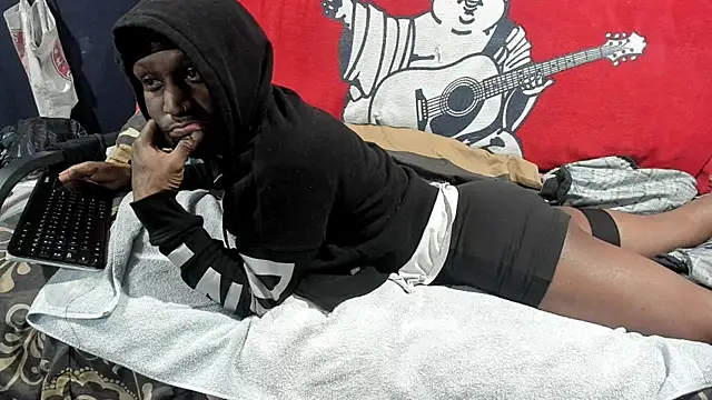 iBreakHeartz online show from December 2024 02:27:01 PM