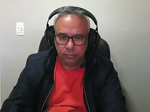 Snapshot of MorenoBrazil69 chatting on June 2026 06:40:01 PM MorenoBrazil69 online show from June 2026 06:40:01 PM