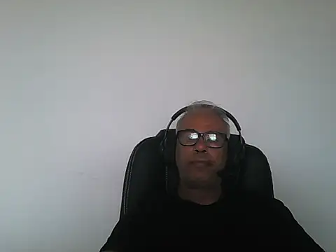 Snapshot of MorenoBrazil69 chatting on October 2025 06:18:02 PM MorenoBrazil69 online show from October 2025 06:18:02 PM