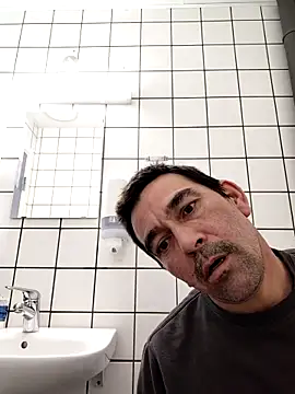 dick81 online show from April 2026 02:51:02 PM