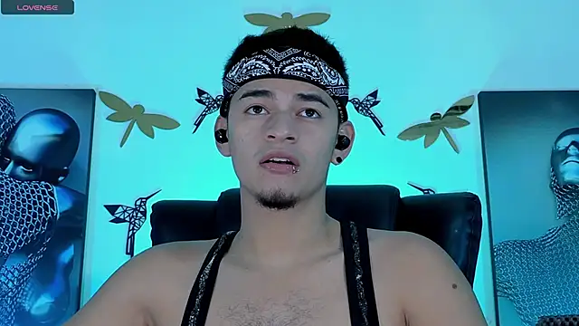 VikoHands online show from March 2025 02:53:02 AM