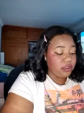 Snapshot of Daddys_girl1 chatting on September 2025 12:44:01 AM Daddys girl1 online show from September 2025 12:44:01 AM