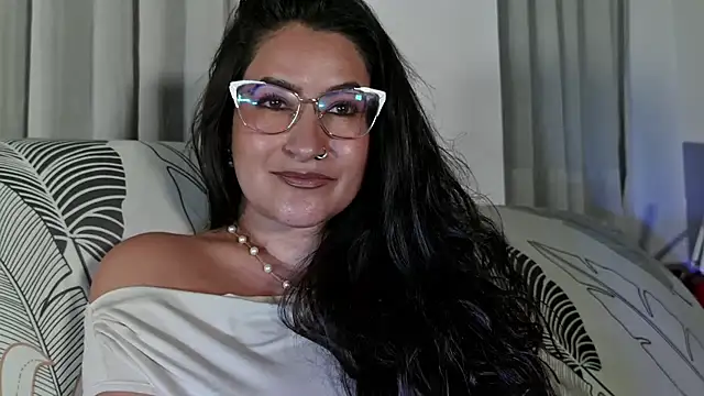 DeesseLuxure online show from April 2026 04:08:01 AM