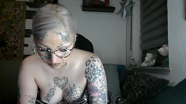 RoxxyInk online show from April 2026 10:24:02 PM