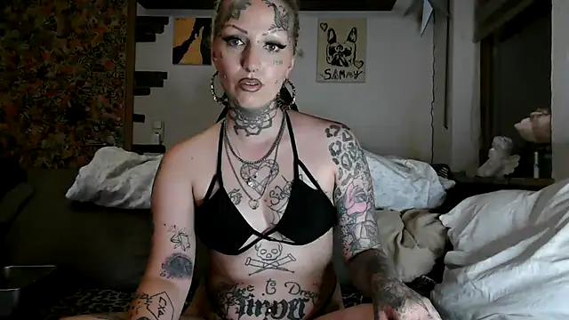 RoxxyInk online show from June 2026 10:18:01 PM