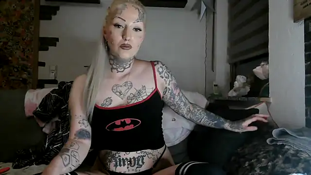 RoxxyInk online show from April 2026 10:11:01 PM