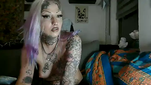 Snapshot of RoxxyInk chatting on May 2026 11:47:02 PM RoxxyInk online show from May 2026 11:47:02 PM