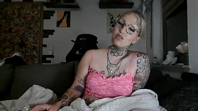 RoxxyInk online show from July 2026 03:03:01 AM