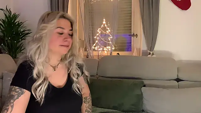 Snapshot of Monageil chatting on December 2024 05:54:01 AM Monageil online show from December 2024 05:54:01 AM