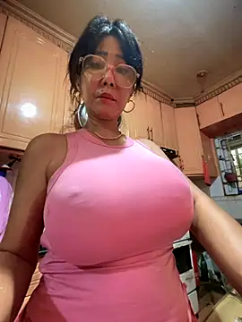 Snapshot of sweetieme chatting on September 2025 01:11:01 AM sweetieme online show from September 2025 01:11:01 AM