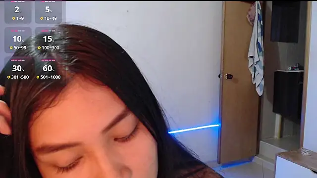 evolet01 online show from November 2025 09:07:01 PM