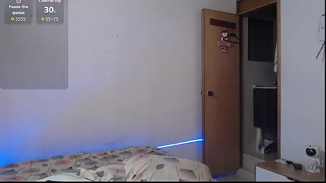 evolet01 online show from December 2025 09:15:01 PM