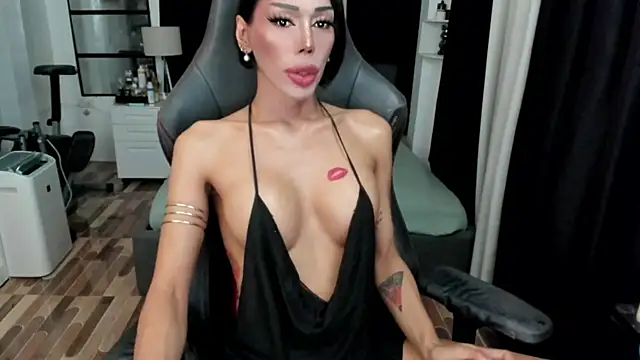 Forever MissCandace online show from April 2026 02:31:01 PM