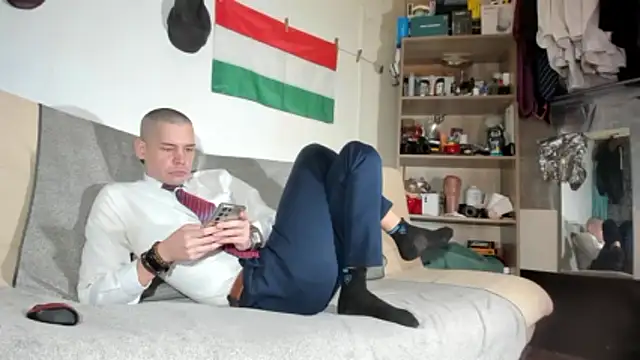 viraglaci18xh online show from February 2026 05:45:01 PM