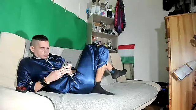 viraglaci18xh online show from November 2025 06:02:01 AM