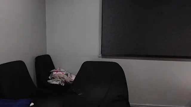 Snapshot of poisonivyx chatting on February 2025 10:44:01 AM poisonivyx online show from February 2025 10:44:01 AM