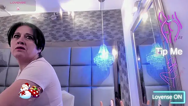 LADY HELLEN online show from November 2025 07:03:01 PM