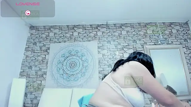 LADY HELLEN online show from April 2026 06:21:02 PM