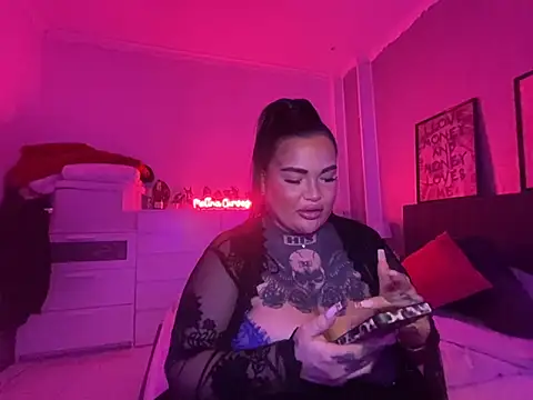 Snapshot of _MelinaCurves_ chatting on January 2025 09:22:01 PM MelinaCurves online show from January 2025 09:22:01 PM