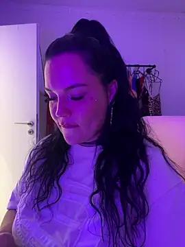  MelinaCurves  online show from July 2026 11:01:01 PM
