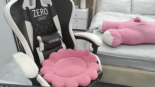 Snapshot of Hanako_love chatting on November 2025 03:37:02 PM Hanako love online show from November 2025 03:37:02 PM