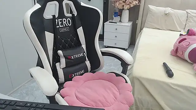 Snapshot of Hanako_love chatting on December 2025 03:44:02 PM Hanako love online show from December 2025 03:44:02 PM