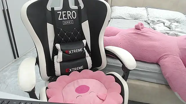 Snapshot of Hanako_love chatting on October 2025 04:16:01 PM Hanako love online show from October 2025 04:16:01 PM