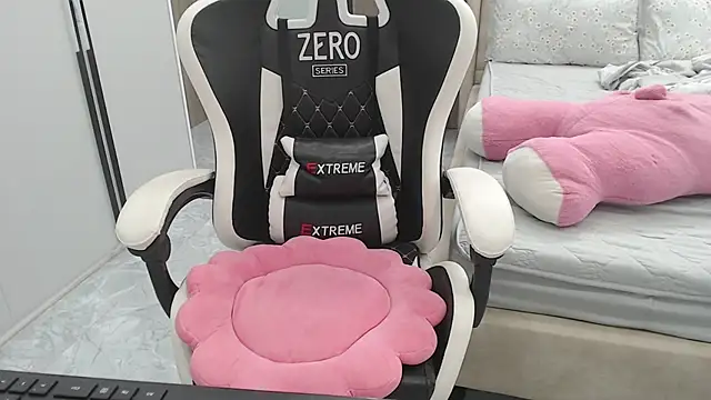 Snapshot of Hanako_love chatting on November 2025 03:48:01 PM Hanako love online show from November 2025 03:48:01 PM