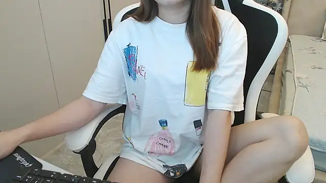 Snapshot of Hanako_love chatting on March 2025 04:14:02 AM Hanako love online show from March 2025 04:14:02 AM