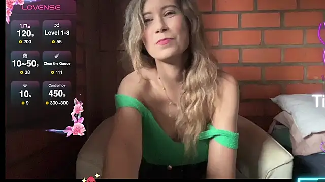 Snapshot of Leilacharlotte chatting on March 2025 10:49:01 PM Leilacharlotte online show from March 2025 10:49:01 PM