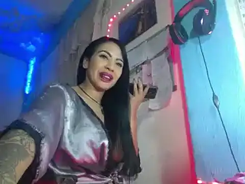 ERIKA-THEDOLL online show from December 2024 01:13:01 AM