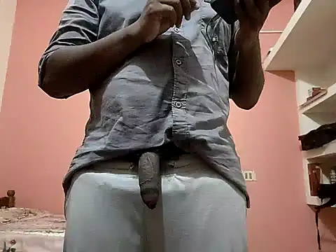 Snapshot of Aneesh007m chatting on November 2025 05:17:01 PM Aneesh007m online show from November 2025 05:17:01 PM