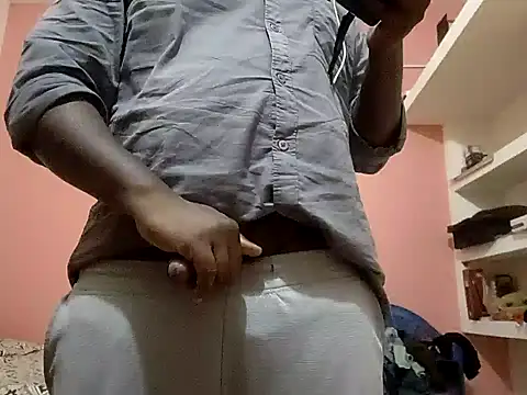 Snapshot of Aneesh007m chatting on January 2026 04:51:02 AM Aneesh007m online show from January 2026 04:51:02 AM