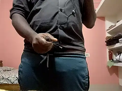 Snapshot of Aneesh007m chatting on October 2025 06:05:01 PM Aneesh007m online show from October 2025 06:05:01 PM