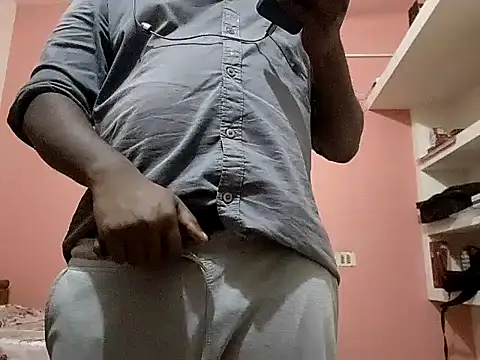 Snapshot of Aneesh007m chatting on November 2025 06:01:01 PM Aneesh007m online show from November 2025 06:01:01 PM