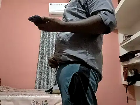 Snapshot of Aneesh007m chatting on November 2025 06:30:01 PM Aneesh007m online show from November 2025 06:30:01 PM