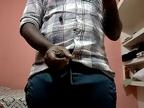 Snapshot of Aneesh007m chatting on October 2025 06:30:01 PM Aneesh007m online show from October 2025 06:30:01 PM