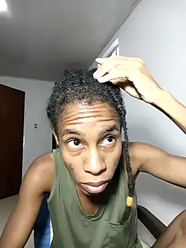 Snapshot of africa_deluxe chatting on April 2026 12:06:02 PM africa deluxe online show from April 2026 12:06:02 PM