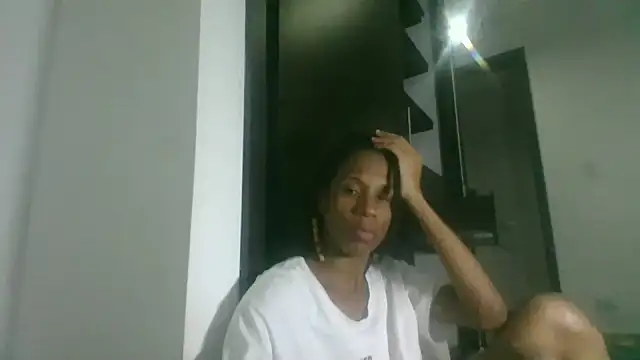 Snapshot of africa_deluxe chatting on February 2025 01:57:01 AM africa deluxe online show from February 2025 01:57:01 AM