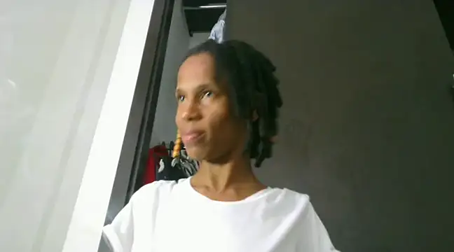 Snapshot of africa_deluxe chatting on February 2025 07:52:02 PM africa deluxe online show from February 2025 07:52:02 PM