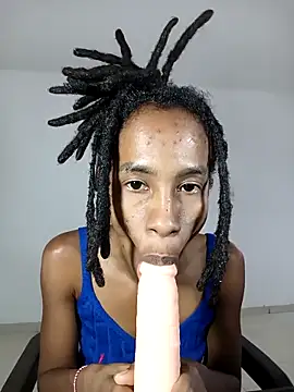 Snapshot of africa_deluxe chatting on April 2026 09:43:02 PM africa deluxe online show from April 2026 09:43:02 PM