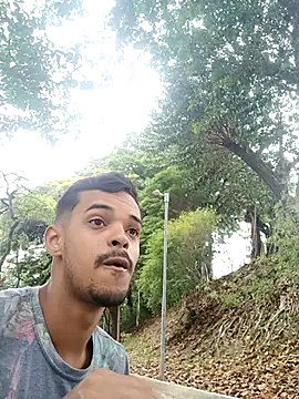 Snapshot of doodosantoss chatting on December 2025 05:47:02 PM doodosantoss online show from December 2025 05:47:02 PM