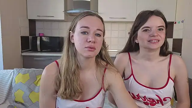 Snapshot of Naughty_Alice chatting on November 2025 06:13:01 AM Naughty Alice online show from November 2025 06:13:01 AM